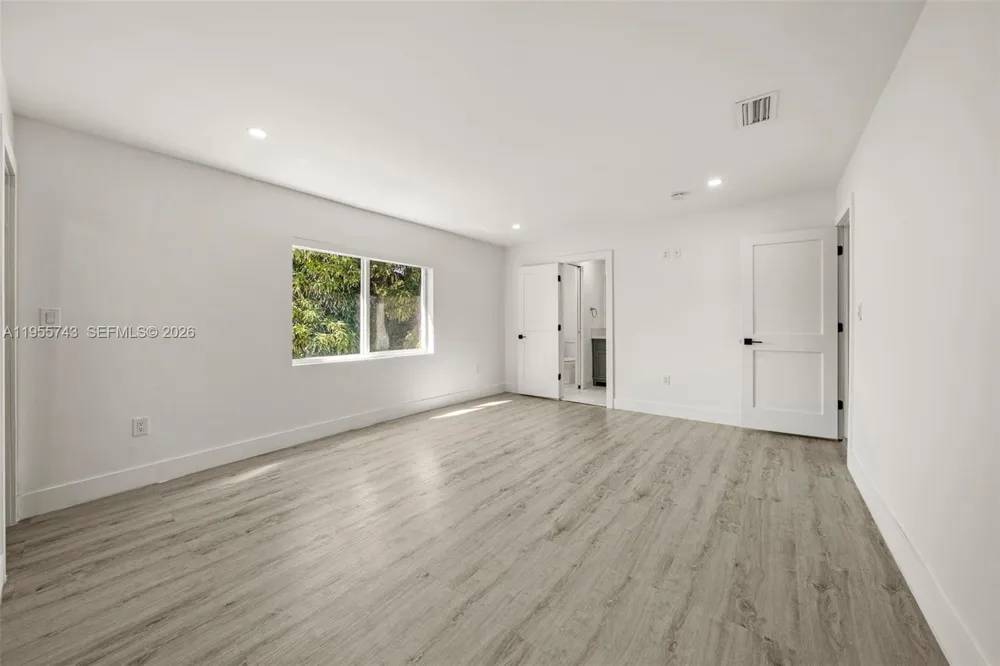 3166 Royal Palm Ave Miami Beach, FL 33140