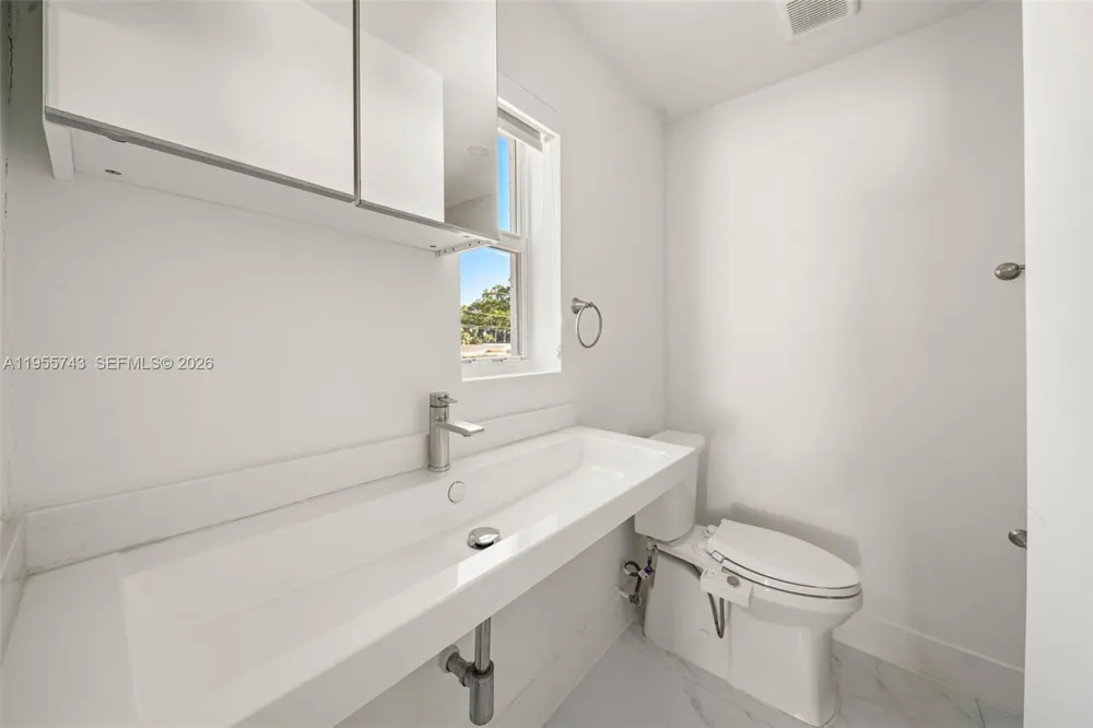 3166 Royal Palm Ave Miami Beach, FL 33140