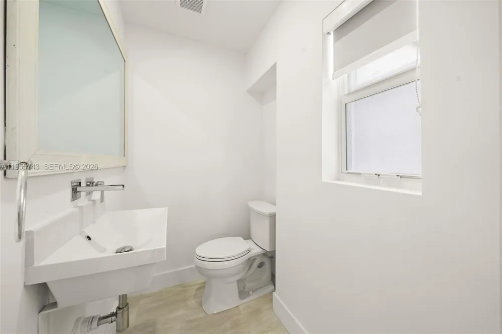 3166 Royal Palm Ave Miami Beach, FL 33140