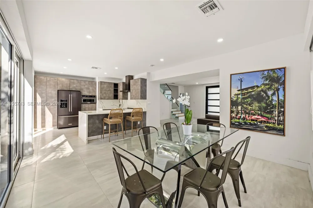 3166 Royal Palm Ave Miami Beach, FL 33140