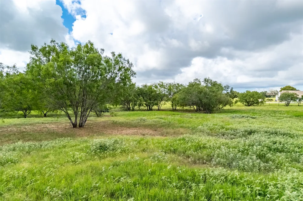 5485 County Road 249 Way Gonzales, TX 78629