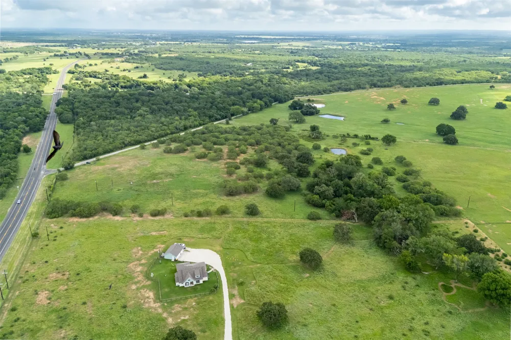 5485 County Road 249 Way Gonzales, TX 78629