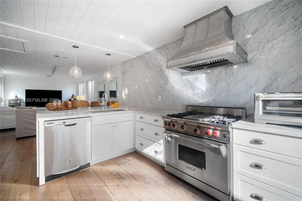 463 W 62nd St Miami Beach, FL 33140