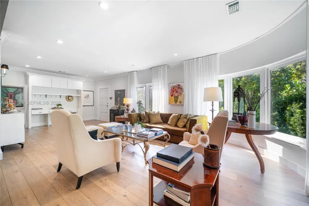 463 W 62nd St Miami Beach, FL 33140