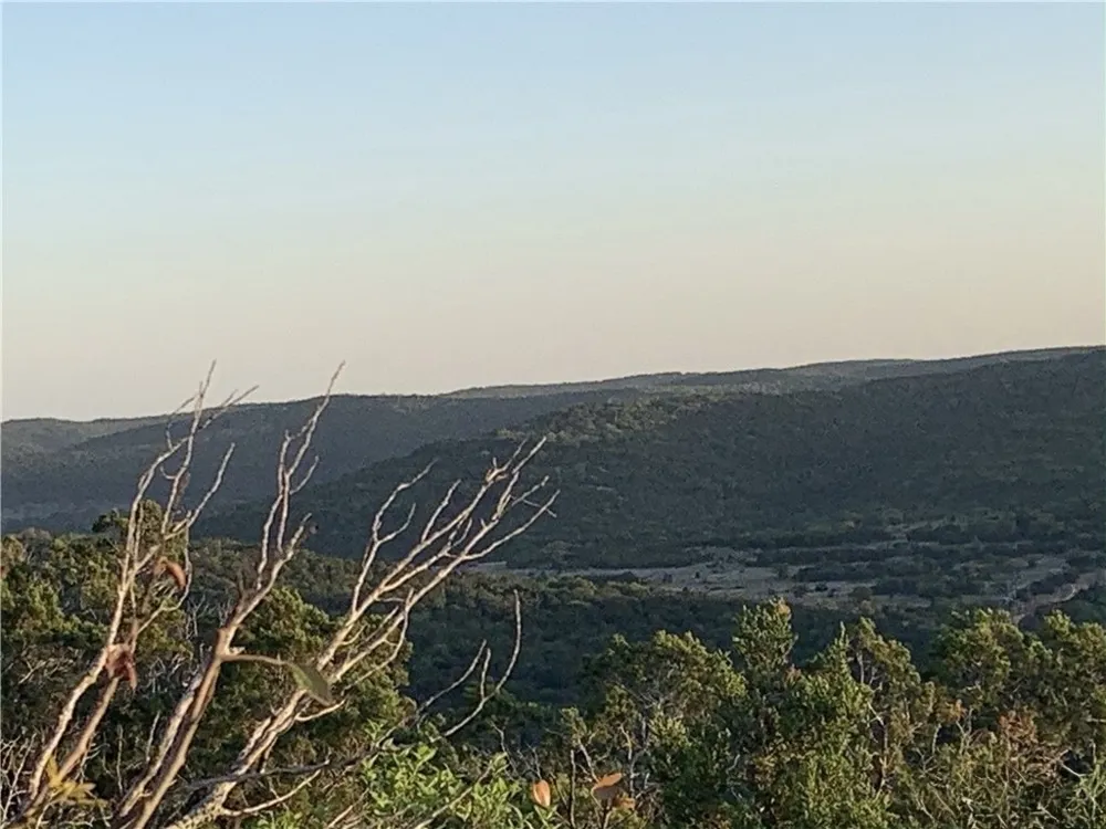 20 Winchester Road Leakey, TX 78873