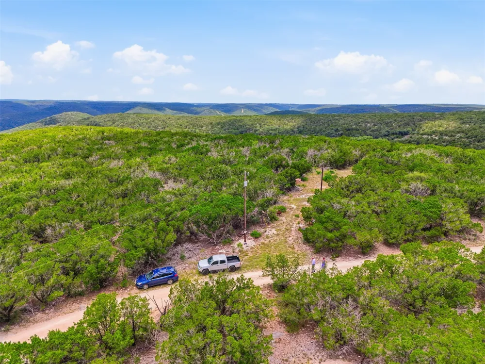 20 Winchester Road Leakey, TX 78873