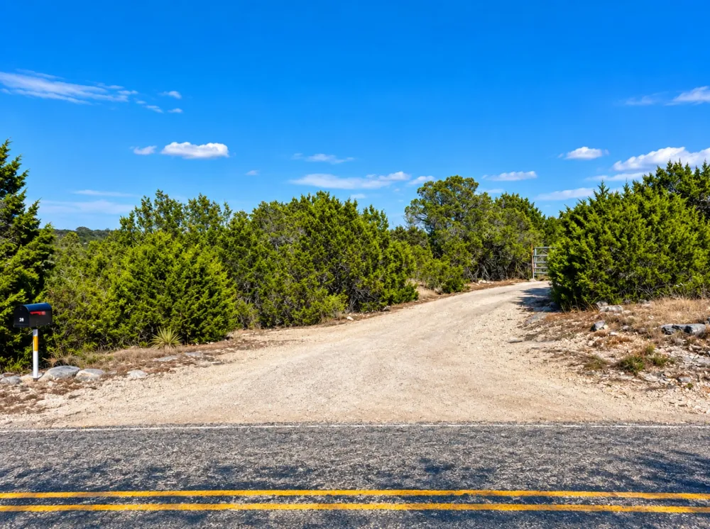 20 Winchester Road Leakey, TX 78873