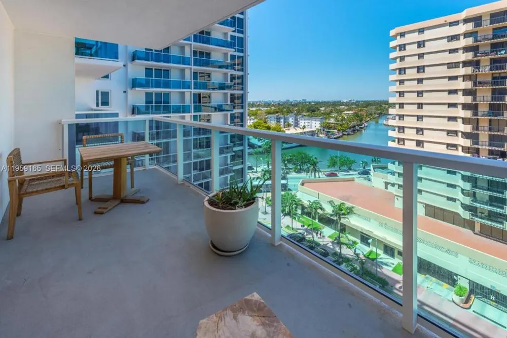 102 24th St #1007 Miami Beach, FL 33139