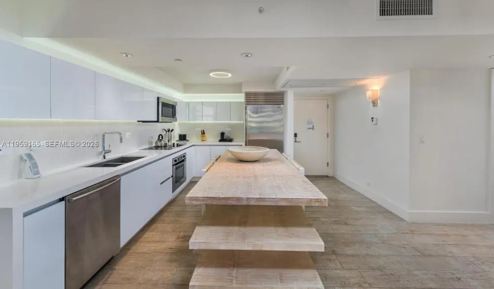 102 24th St #1007 Miami Beach, FL 33139