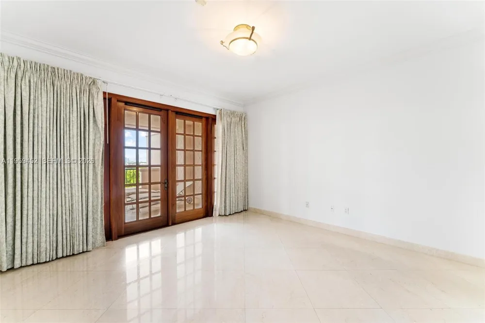 7600 Fisher Island Dr #7662 Miami Beach, FL 33109