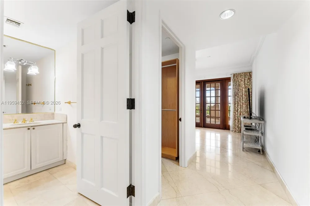 7600 Fisher Island Dr #7662 Miami Beach, FL 33109