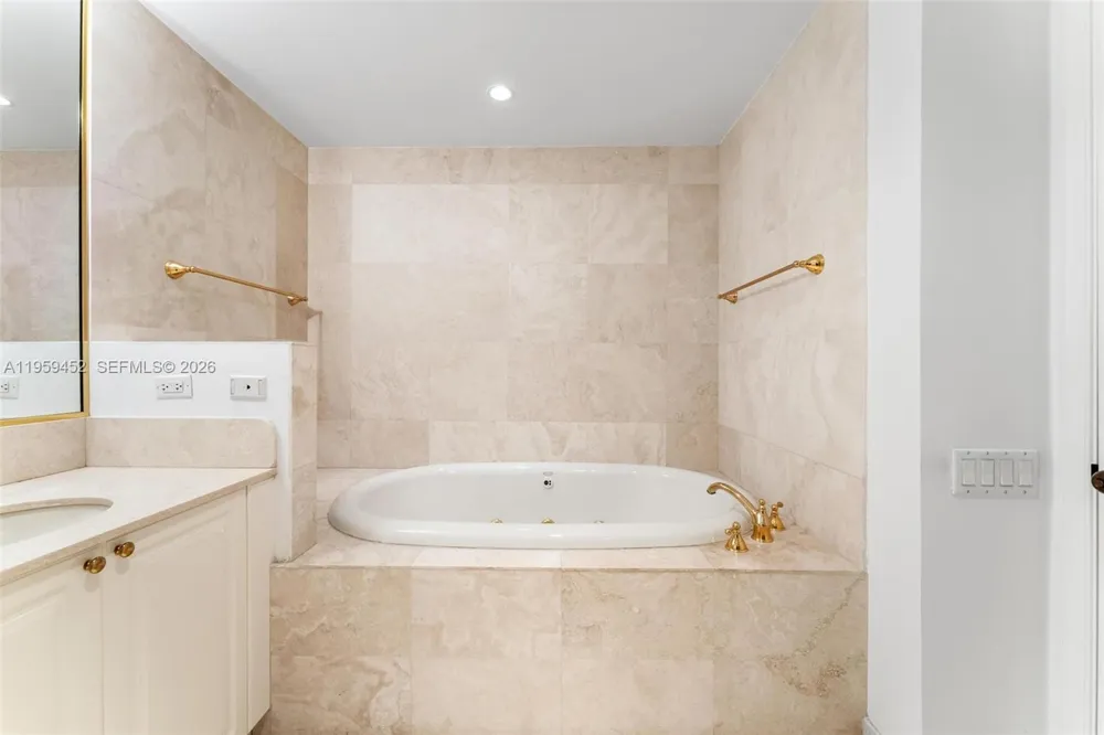 7600 Fisher Island Dr #7662 Miami Beach, FL 33109