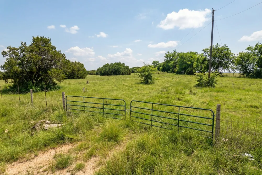 562 County Road 154 Georgetown, TX 78626