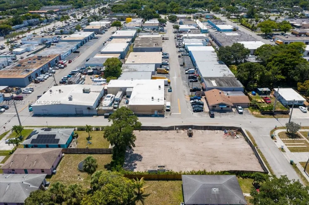 3210 NE 3rd Ave Oakland Park, FL 33334