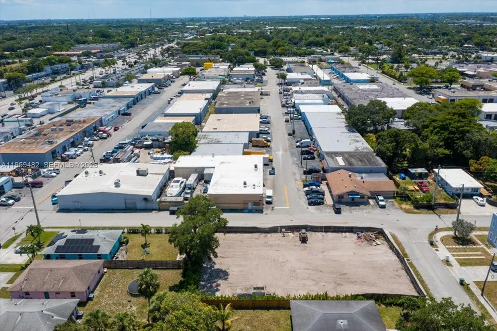 3210 NE 3rd Ave Oakland Park, FL 33334