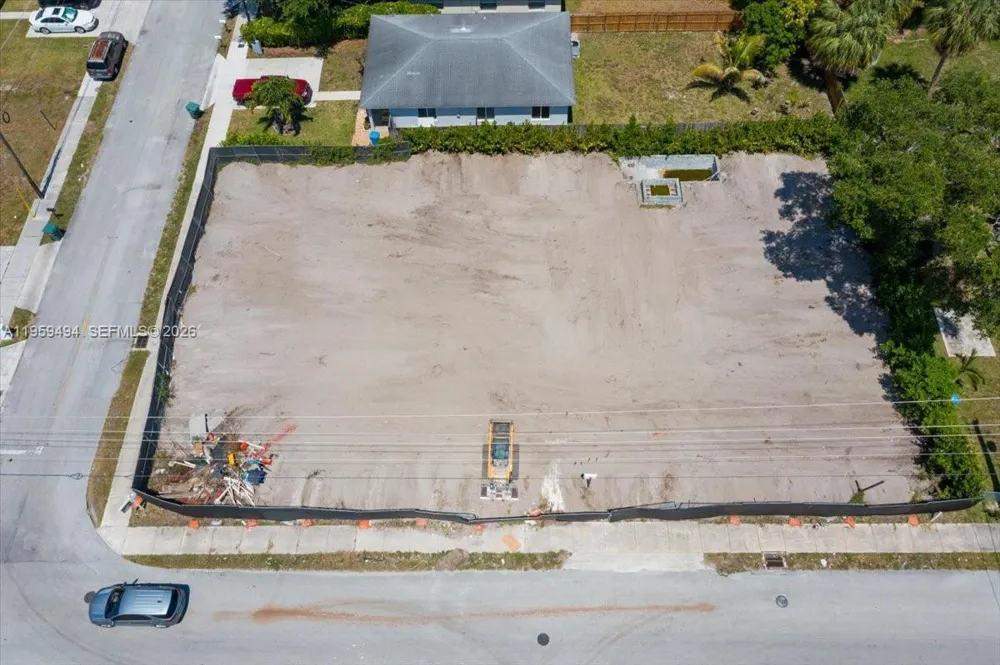 3250 NE 3rd Ave Oakland Park, FL 33334