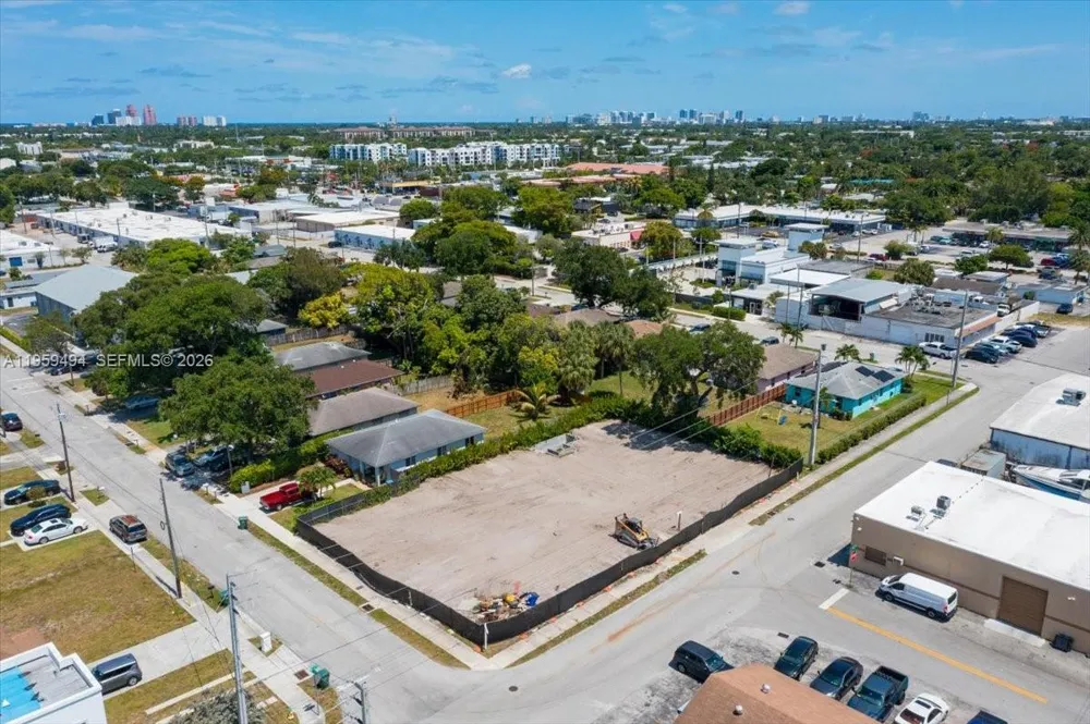 3250 NE 3rd Ave Oakland Park, FL 33334