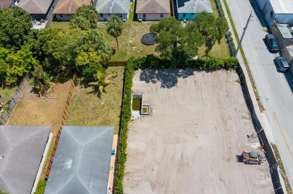 3250 NE 3rd Ave Oakland Park, FL 33334