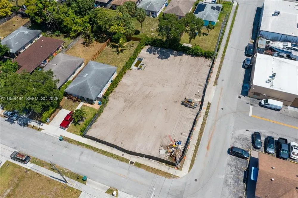 3250 NE 3rd Ave Oakland Park, FL 33334