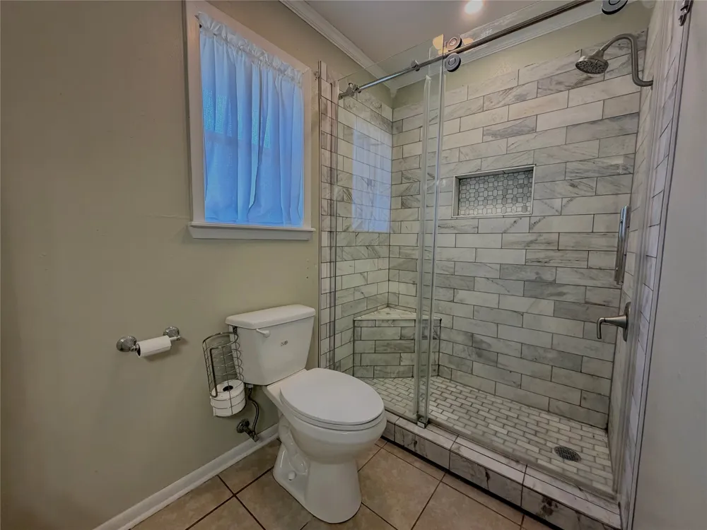 1203 Hollis Drive Brenham, TX 77833