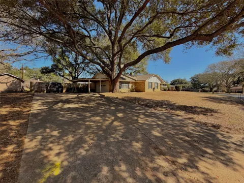 1203 Hollis Drive