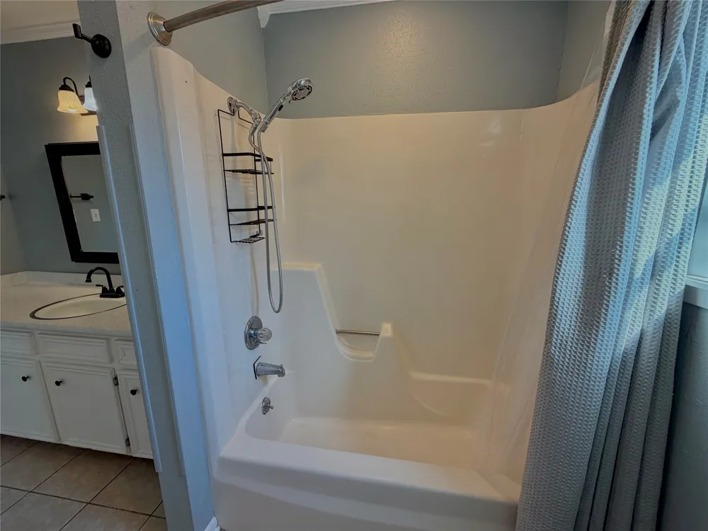 1203 Hollis Drive Brenham, TX 77833