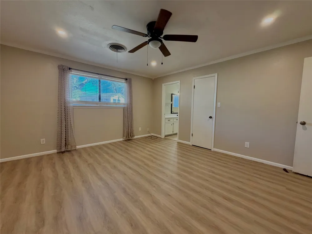 1203 Hollis Drive Brenham, TX 77833