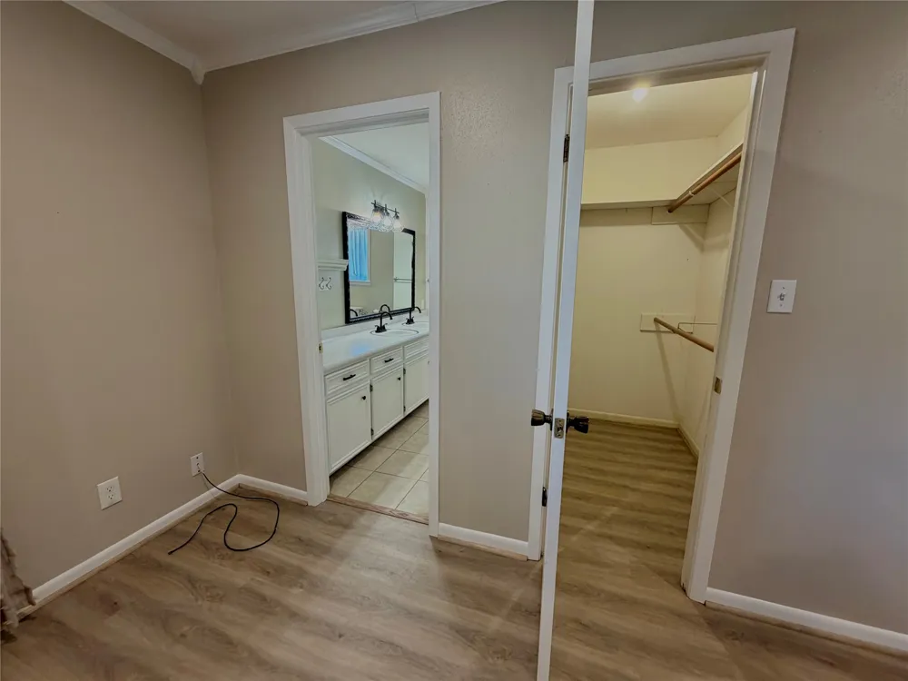 1203 Hollis Drive Brenham, TX 77833