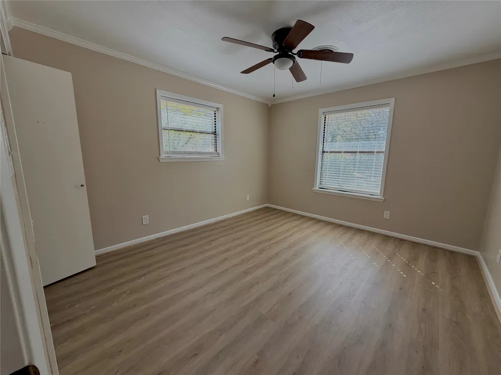 1203 Hollis Drive Brenham, TX 77833
