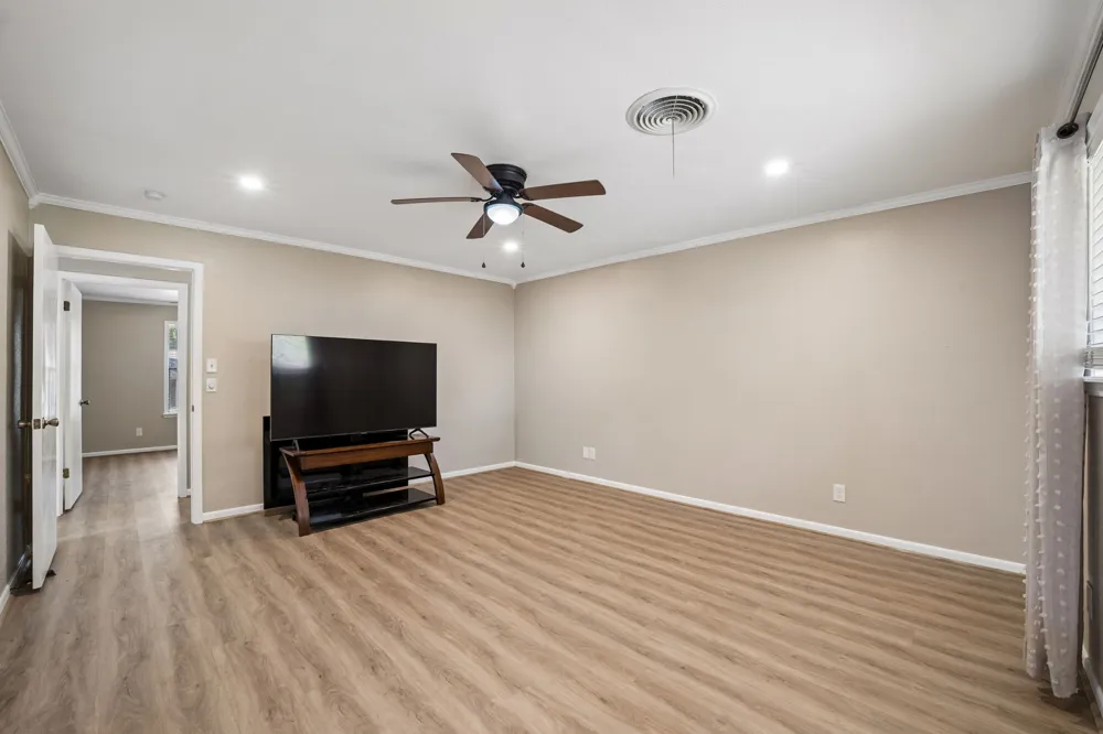 1203 Hollis Drive Brenham, TX 77833