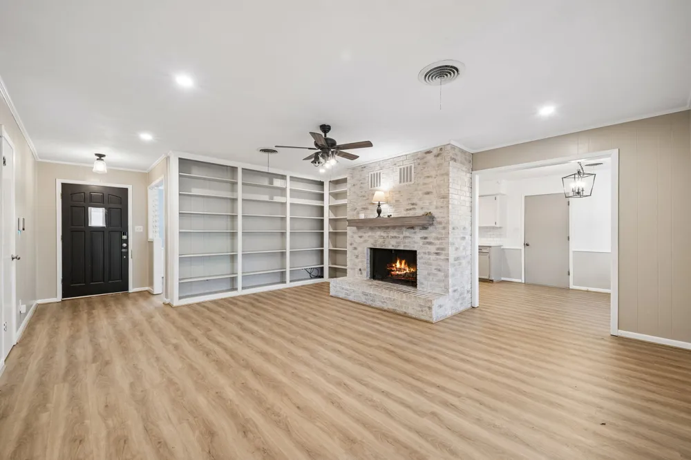1203 Hollis Drive Brenham, TX 77833