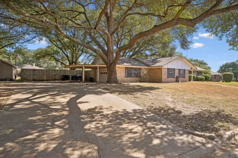 1203 Hollis Drive