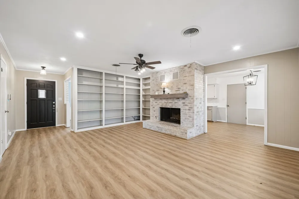 1203 Hollis Drive Brenham, TX 77833