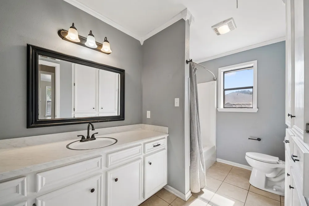 1203 Hollis Drive Brenham, TX 77833