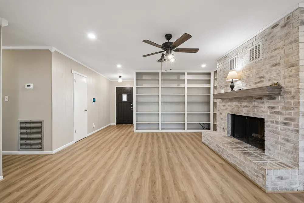 1203 Hollis Drive Brenham, TX 77833
