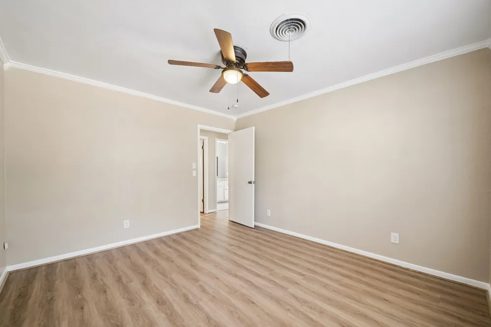 1203 Hollis Drive Brenham, TX 77833