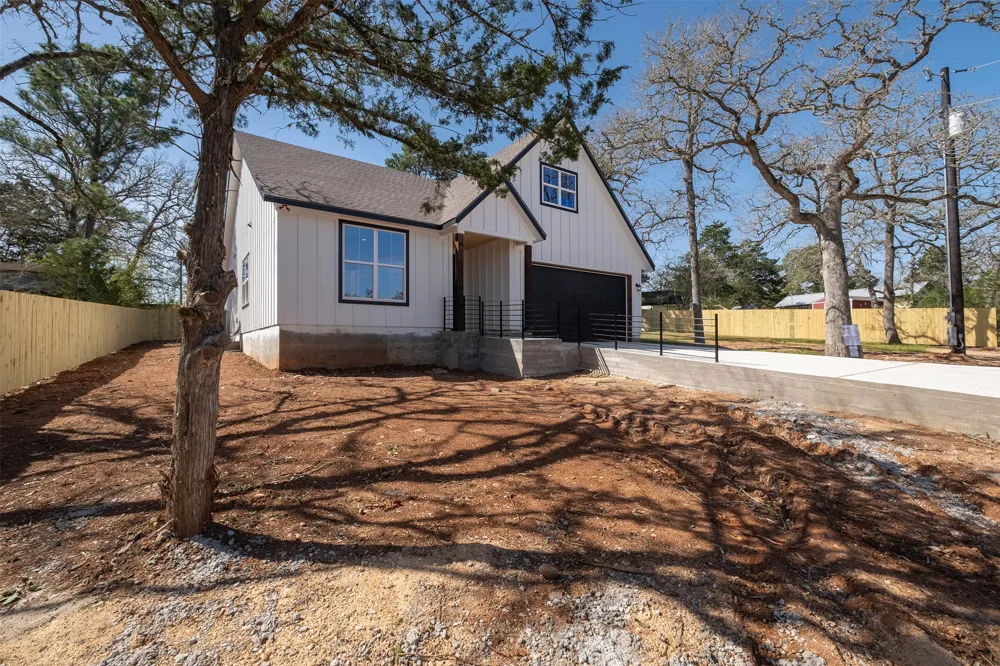 113 Eaglenest Court Smithville, TX 78957