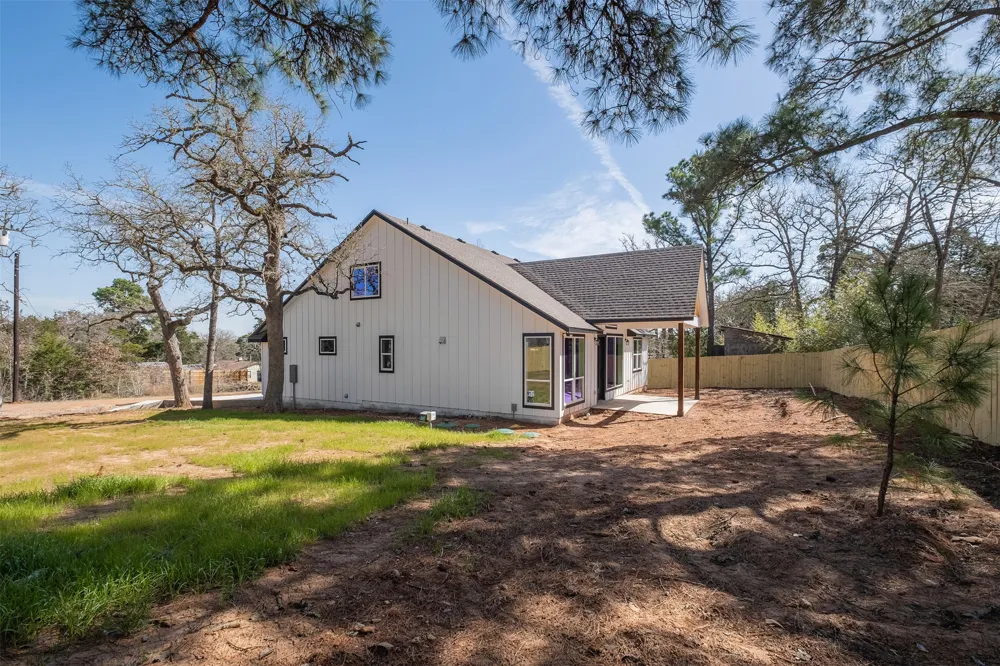 113 Eaglenest Court Smithville, TX 78957