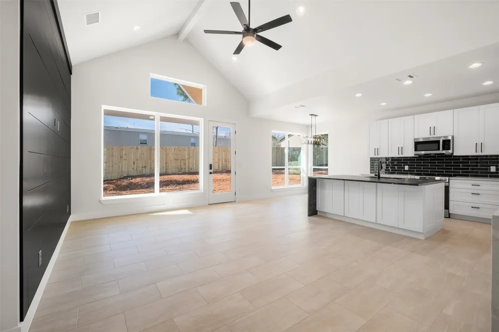 113 Eaglenest Court Smithville, TX 78957