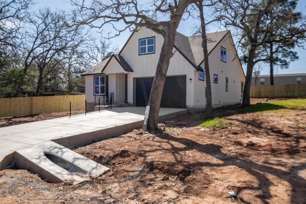 113 Eaglenest Court Smithville, TX 78957