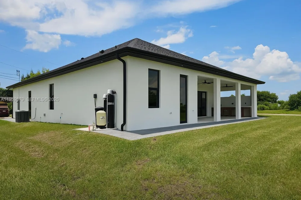 1321 NE 19 TERRACE Cape Coral, FL 33909