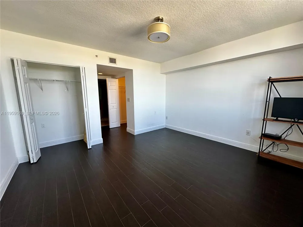 3232 SW 22nd Ter #1604 Miami, FL 33145