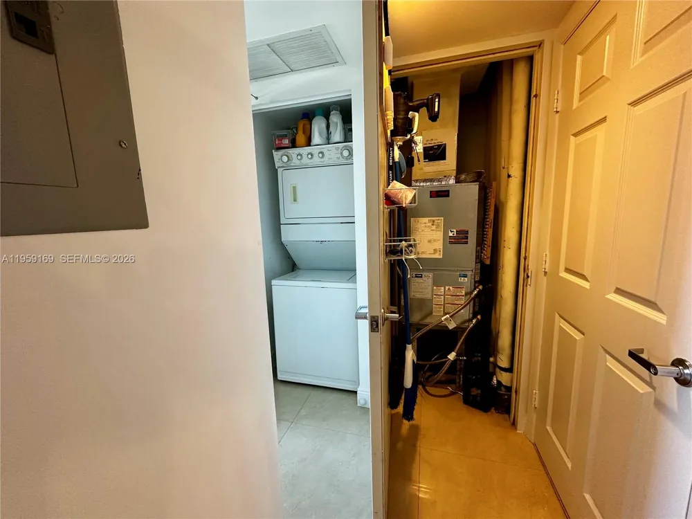 3232 SW 22nd Ter #1604 Miami, FL 33145