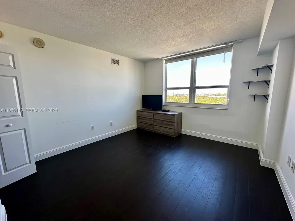 3232 SW 22nd Ter #1604 Miami, FL 33145