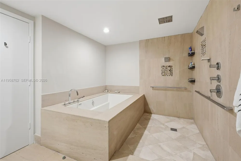 5875 Collins Ave #502 Miami Beach, FL 33140