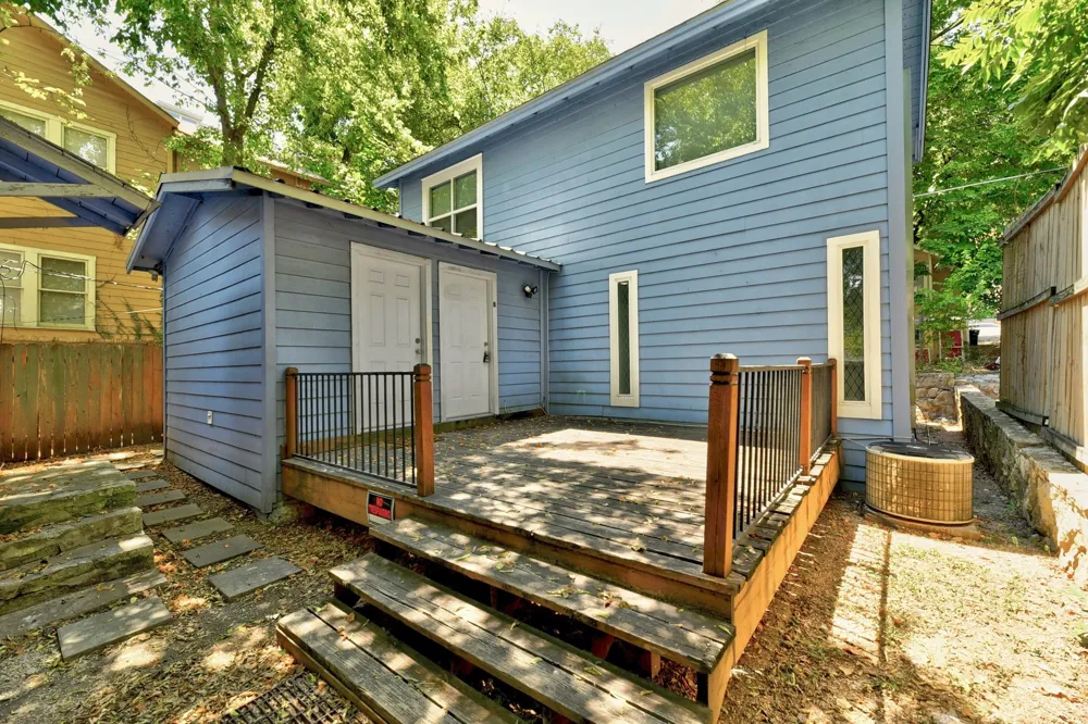 2712 Whitis Avenue #B Austin, TX 78705