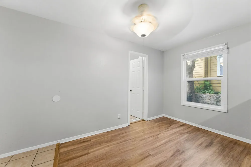 2712 Whitis Avenue #B Austin, TX 78705