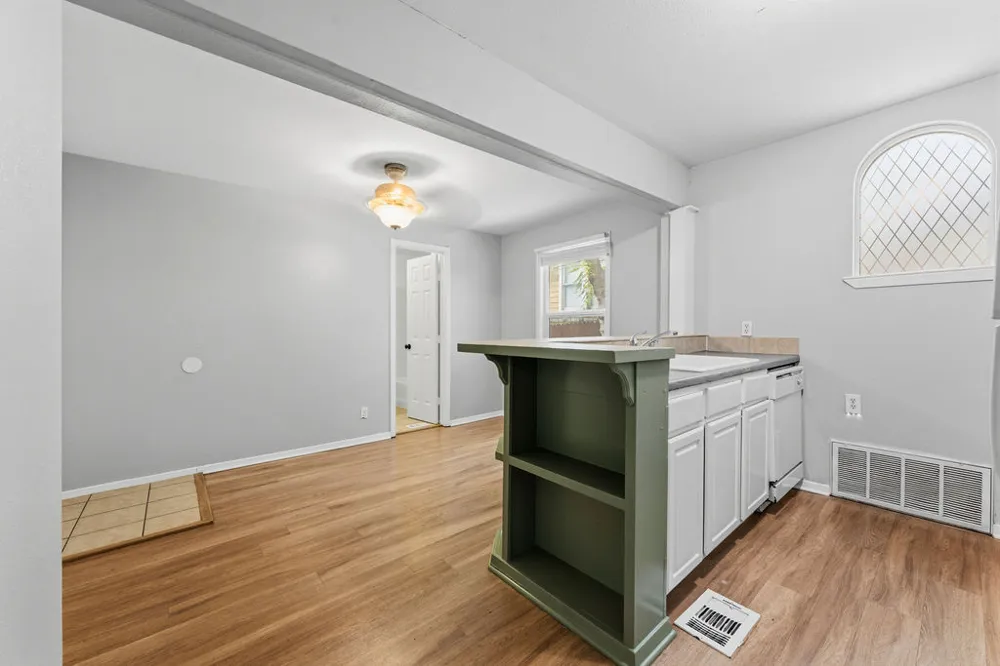 2712 Whitis Avenue #B Austin, TX 78705
