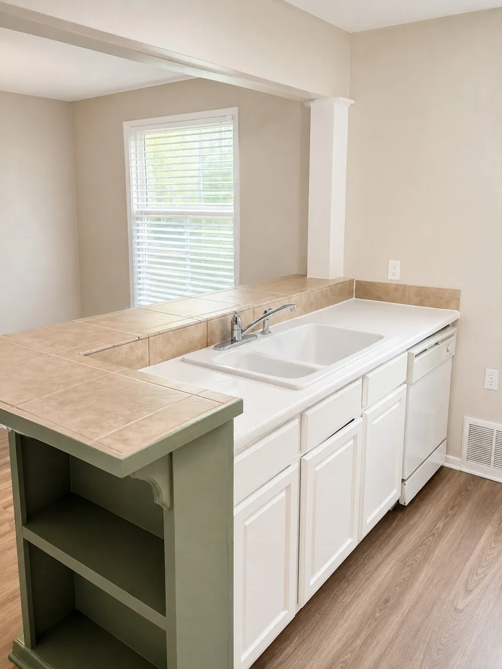 2712 Whitis Avenue #B Austin, TX 78705