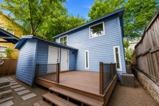 2712 Whitis Avenue #B Austin, TX 78705
